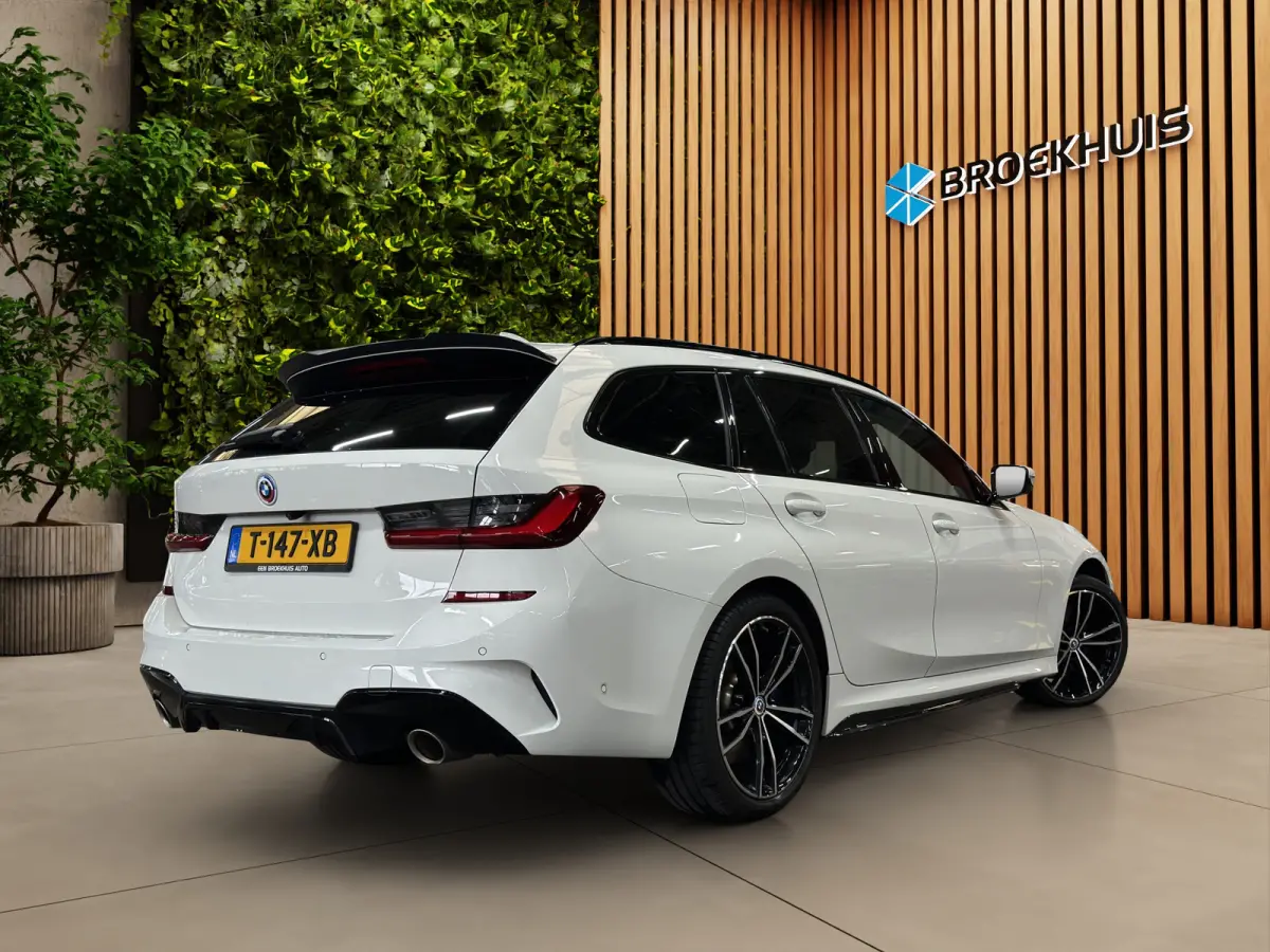 330e xDrive | Achteruitrijcamera | Apple Carplay/Android Auto|telefoonintegratie premium | Audio installatie premium