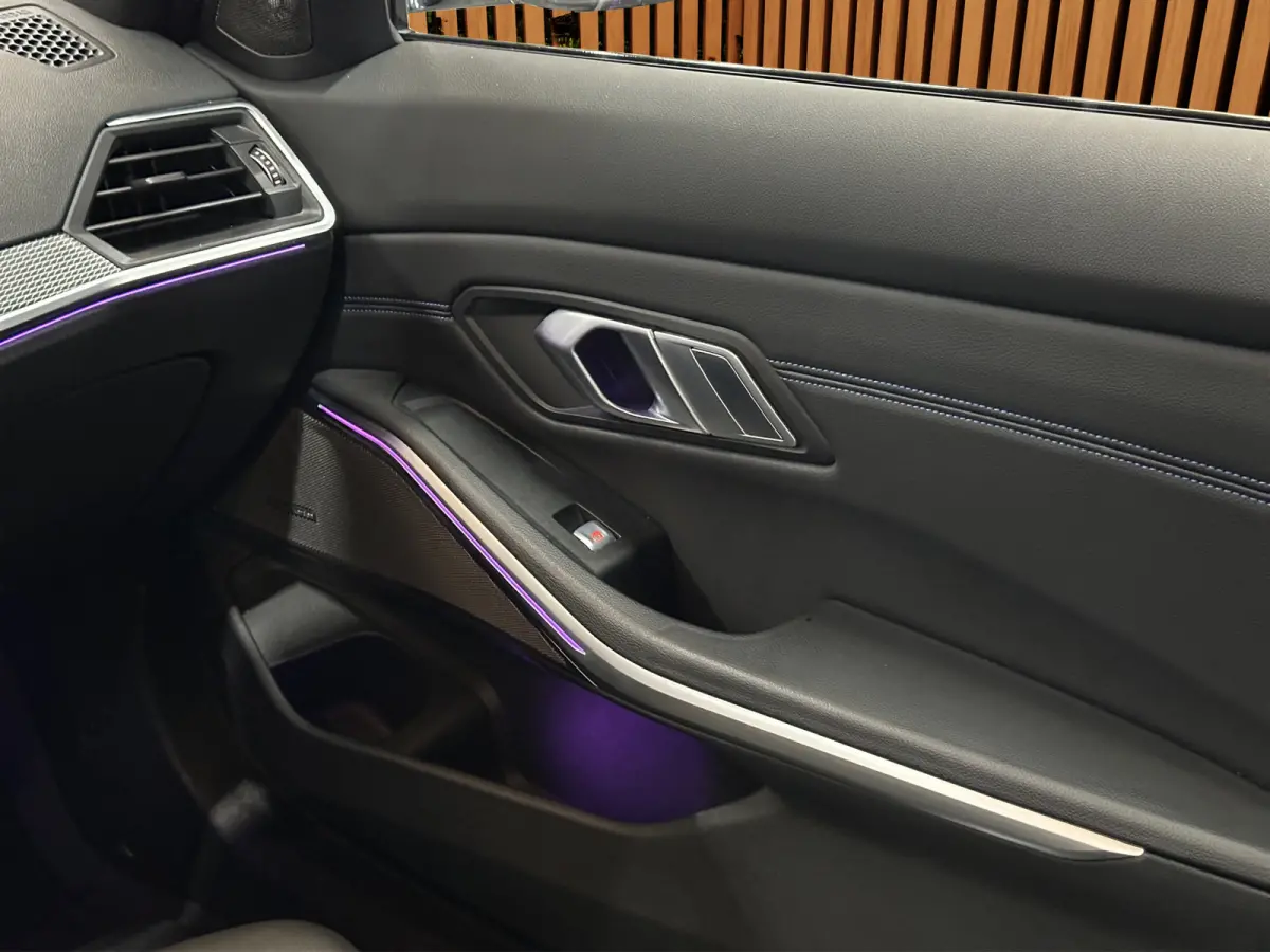 330e xDrive | Achteruitrijcamera | Apple Carplay/Android Auto|telefoonintegratie premium | Audio installatie premium
