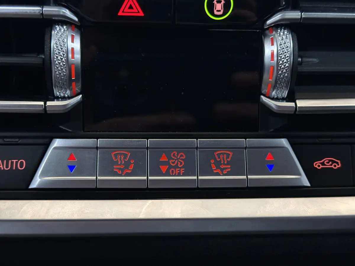 330e xDrive | Achteruitrijcamera | Apple Carplay/Android Auto|telefoonintegratie premium | Audio installatie premium