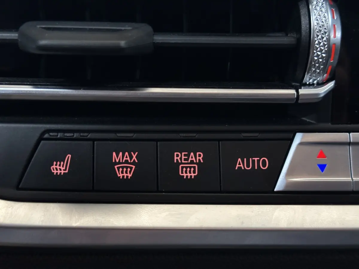 330e xDrive | Achteruitrijcamera | Apple Carplay/Android Auto|telefoonintegratie premium | Audio installatie premium