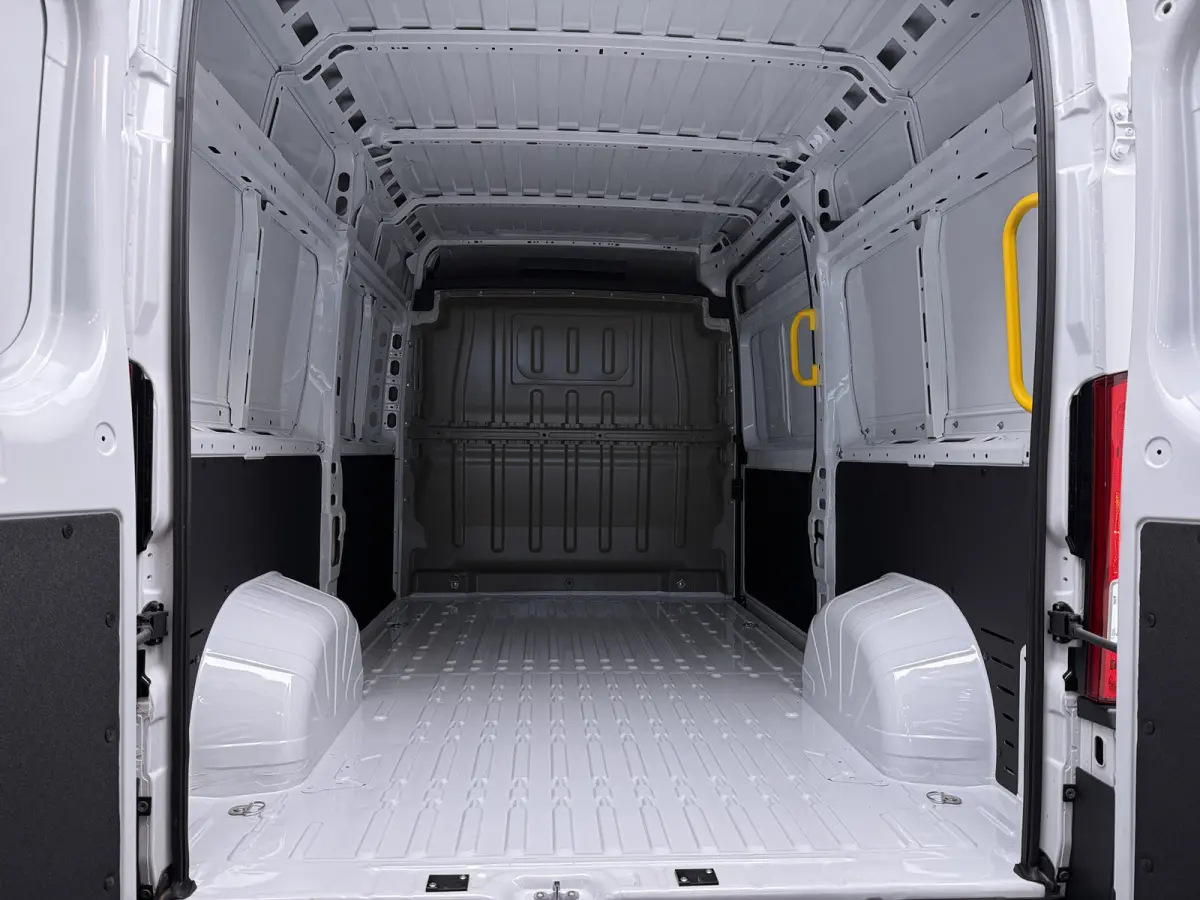 35 L2H2 BlueHDI 140pk Automaat | NIEUW BPM VRIJ | CAMERA | PDC | CRUISE | CLIMA | CARPLAY | | Achteruitrijcamera | Airco | Cruise control