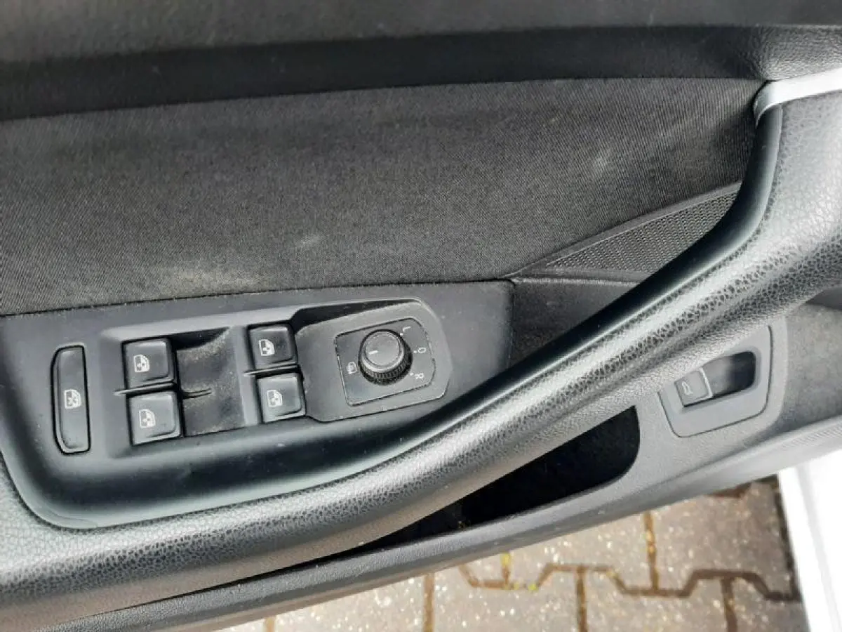 1.4 TSI Comfortline Business led navi cruise dsg app carplay apk1-2027