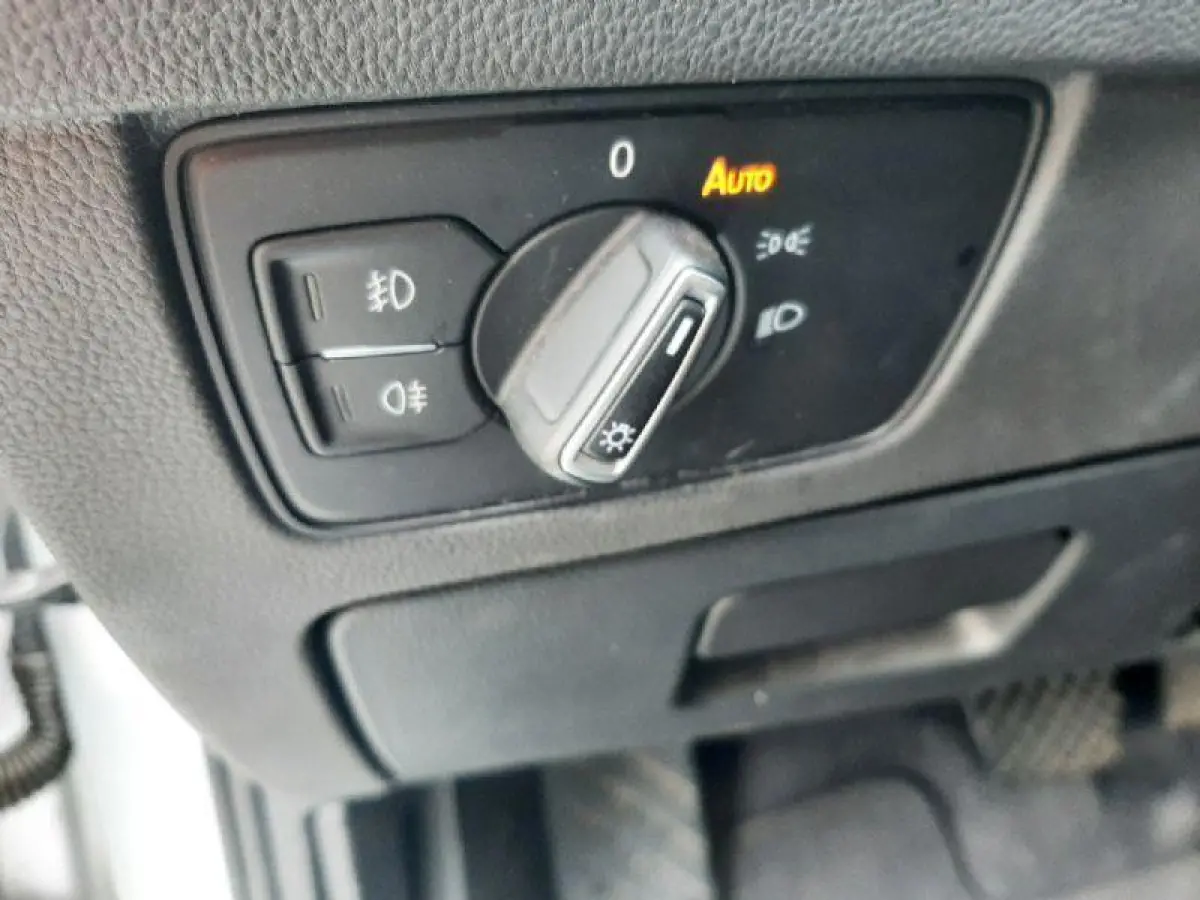 1.4 TSI Comfortline Business led navi cruise dsg app carplay apk1-2027
