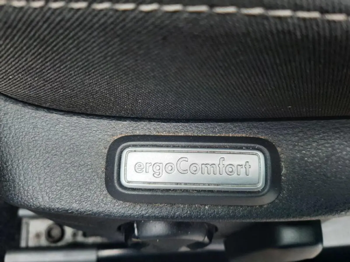 1.4 TSI Comfortline Business led navi cruise dsg app carplay apk1-2027