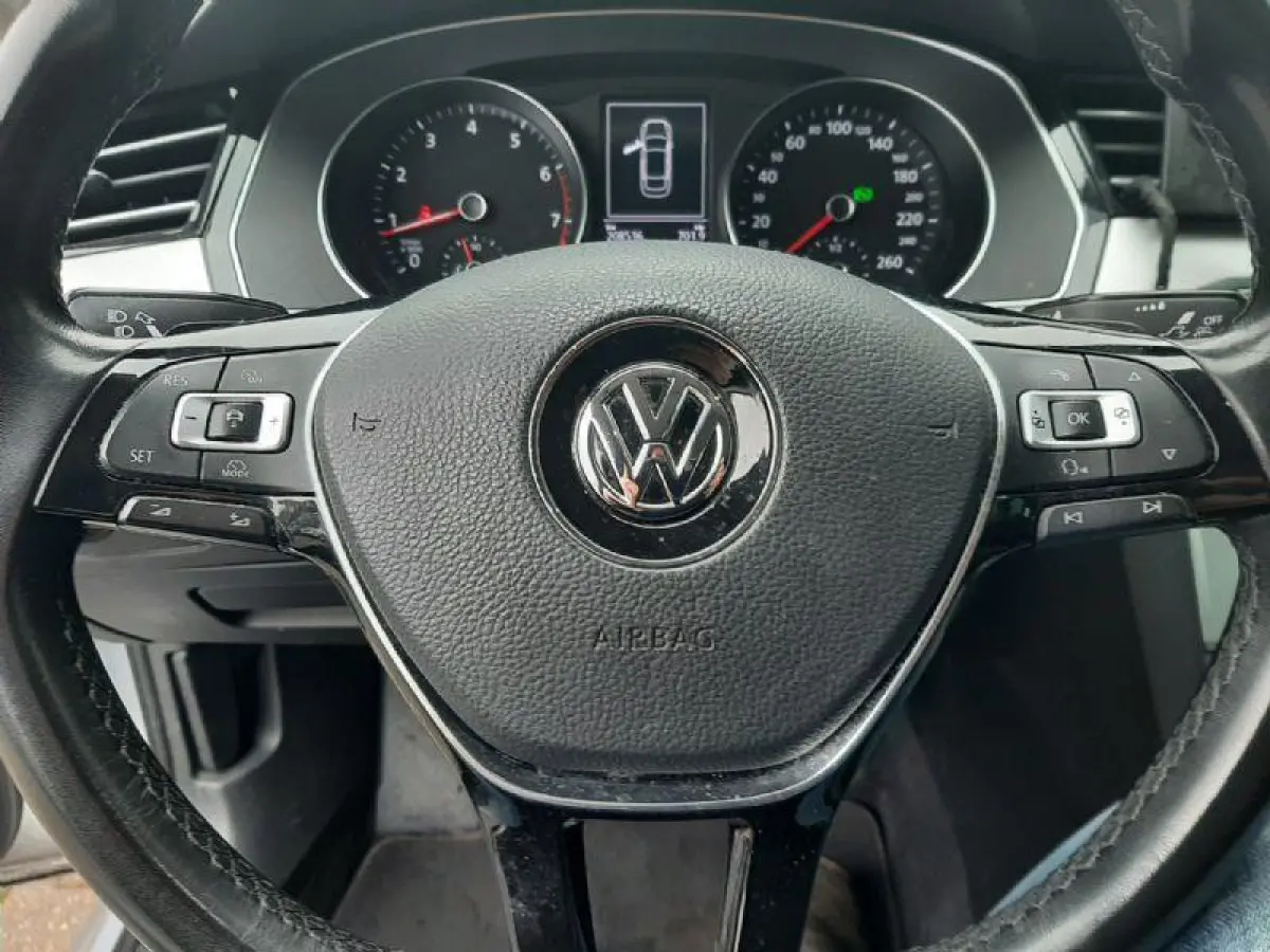1.4 TSI Comfortline Business led navi cruise dsg app carplay apk1-2027