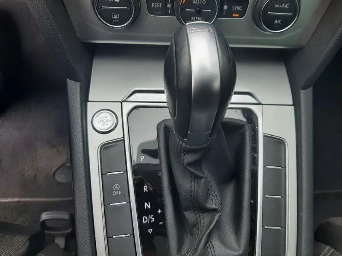 1.4 TSI Comfortline Business led navi cruise dsg app carplay apk1-2027