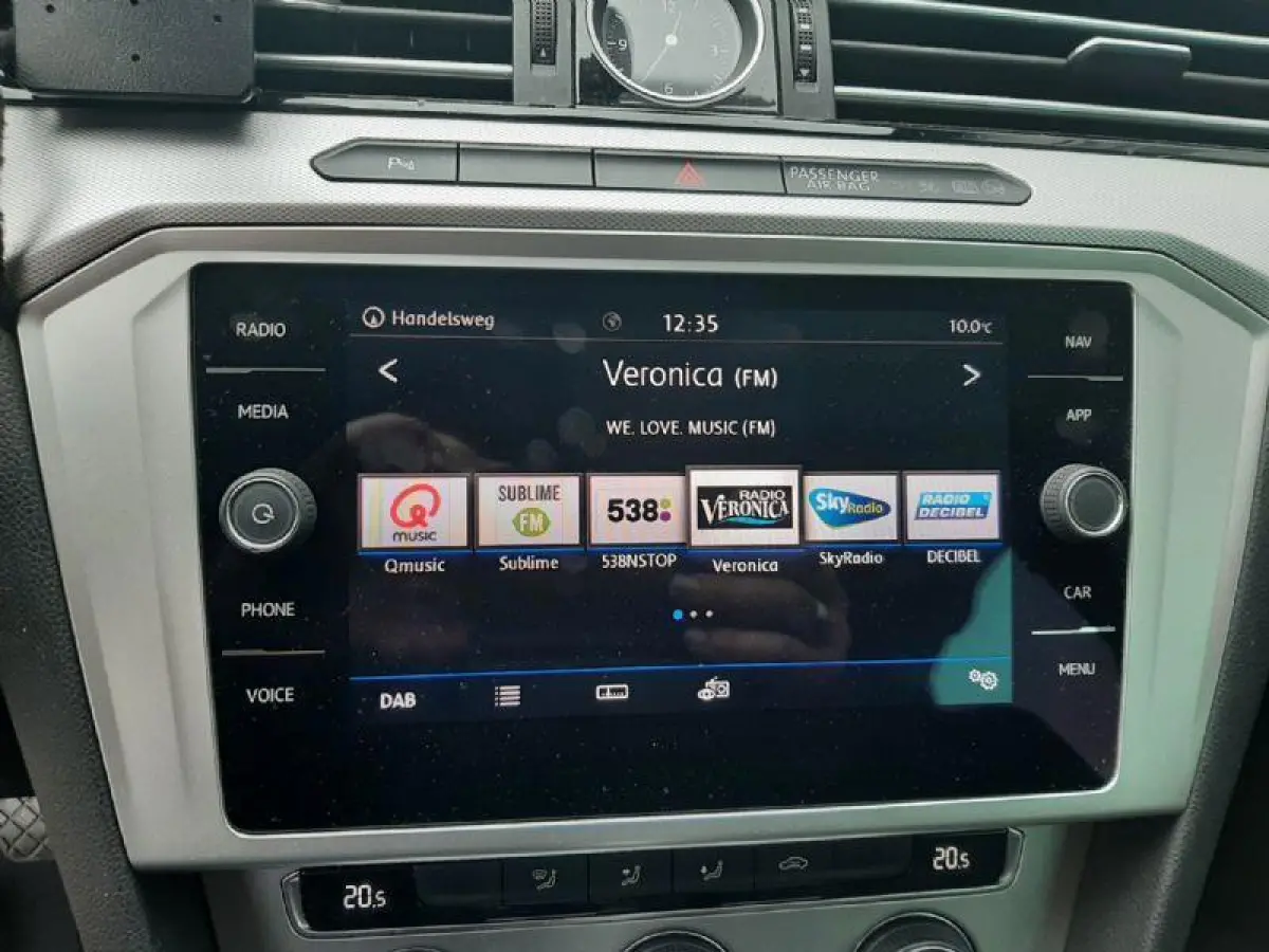 1.4 TSI Comfortline Business led navi cruise dsg app carplay apk1-2027