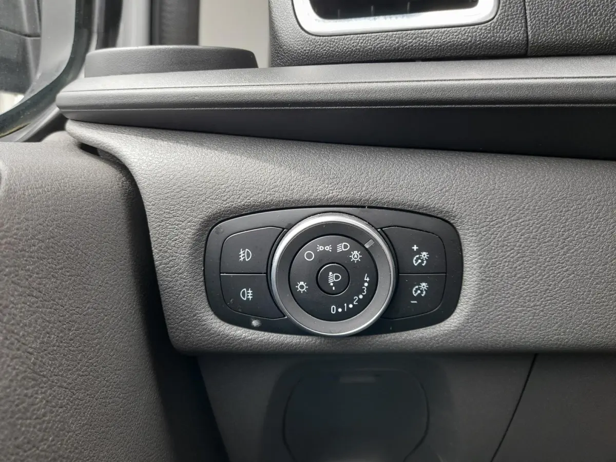 290 2.0 TDCI L2H1 Sport Edition 170PK Airco Navigatie Apple Carplay/Android Auto ACC Bluetooth Trekhaak Stoelverwarming Verwarmbare voorruit