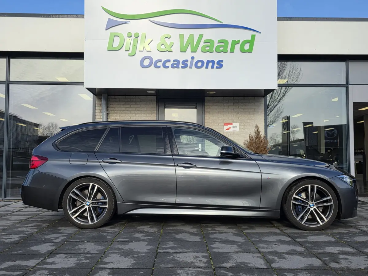 318i M-Sport Corporate Lease Automaat – Pano – HUD – Leder – Camera – NAP –
