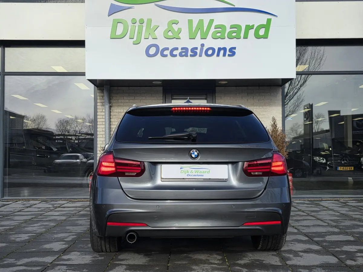 318i M-Sport Corporate Lease Automaat – Pano – HUD – Leder – Camera – NAP –