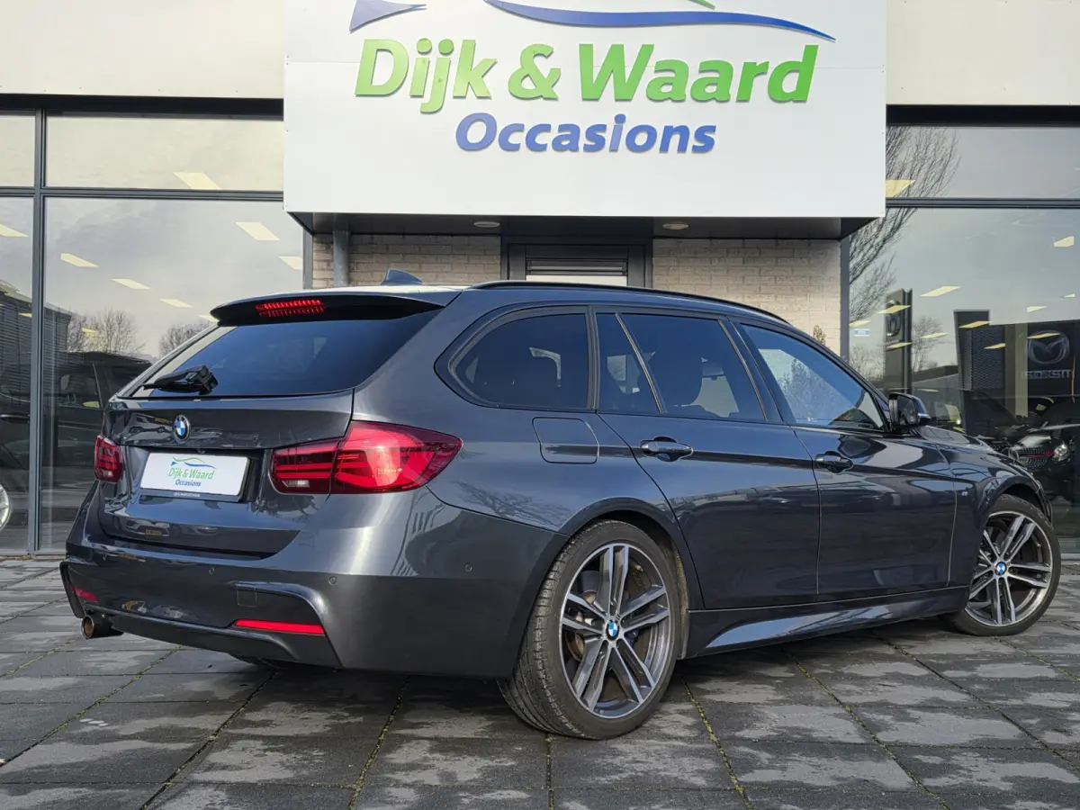318i M-Sport Corporate Lease Automaat – Pano – HUD – Leder – Camera – NAP –