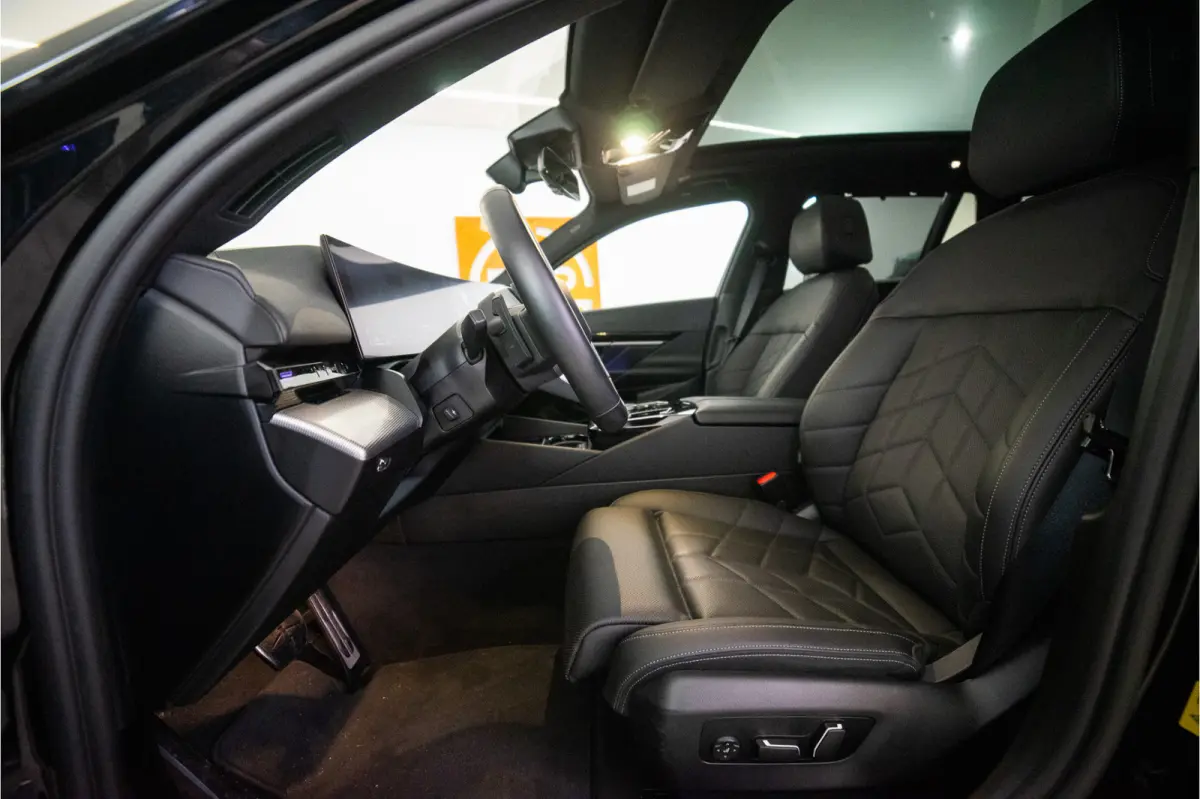 530e High Executive M Sport 300PK | Pano | H/K | Sfeer | Driving Ass. Pro | Fabrieksgarantie