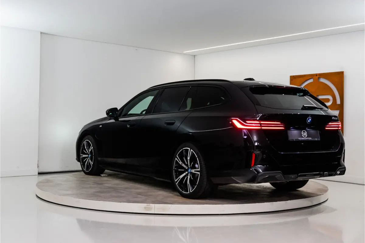 530e High Executive M Sport 300PK | Pano | H/K | Sfeer | Driving Ass. Pro | Fabrieksgarantie