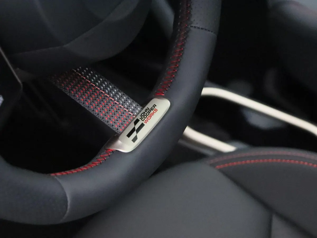Cooper E John Cooper Works M + Panoramadak + Head-Up Display + 18"