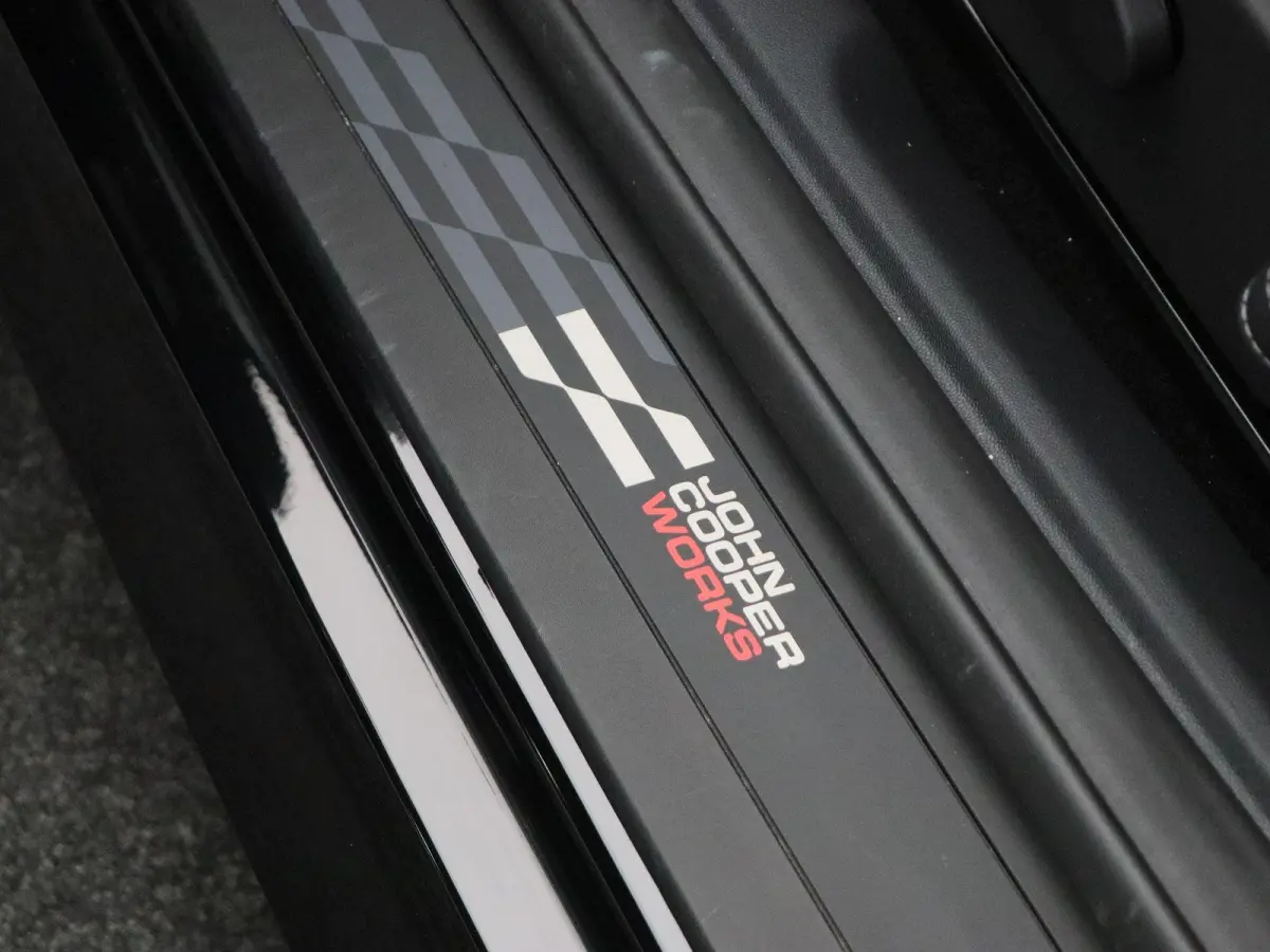 Cooper E John Cooper Works M + Panoramadak + Head-Up Display + 18"