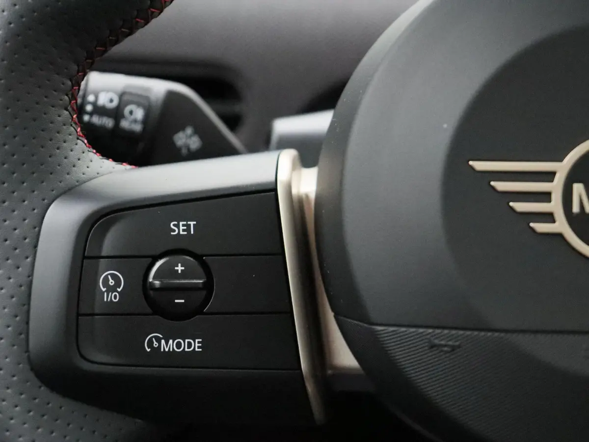 Cooper E John Cooper Works M + Panoramadak + Head-Up Display + 18"