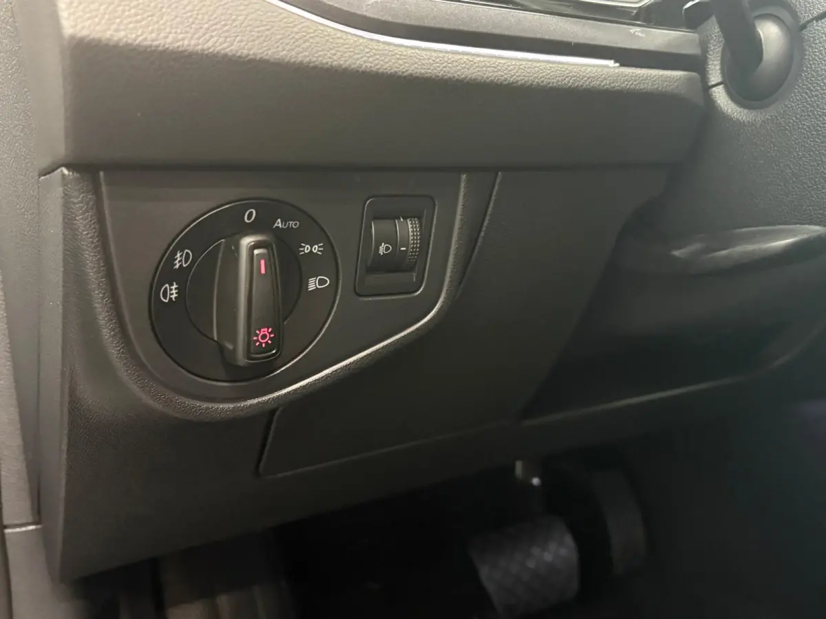1.0 TSI 110pk DSG Highline Navigatie Apple Carplay Android Auto Parkeersensoren Adaptive Cruise Control Stoelverwarming Getinte ramen Climatronic