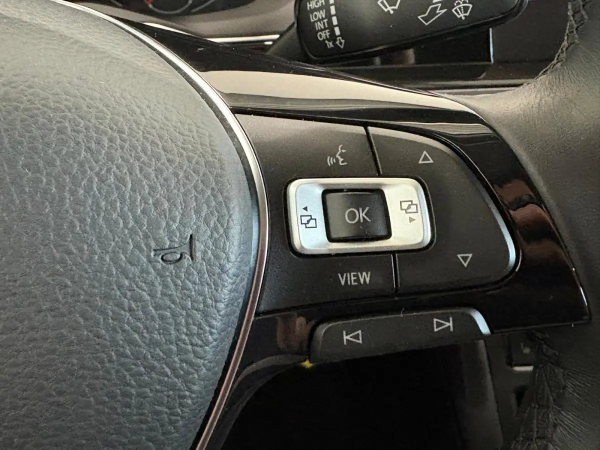 1.0 TSI 110pk DSG Highline Navigatie Apple Carplay Android Auto Parkeersensoren Adaptive Cruise Control Stoelverwarming Getinte ramen Climatronic