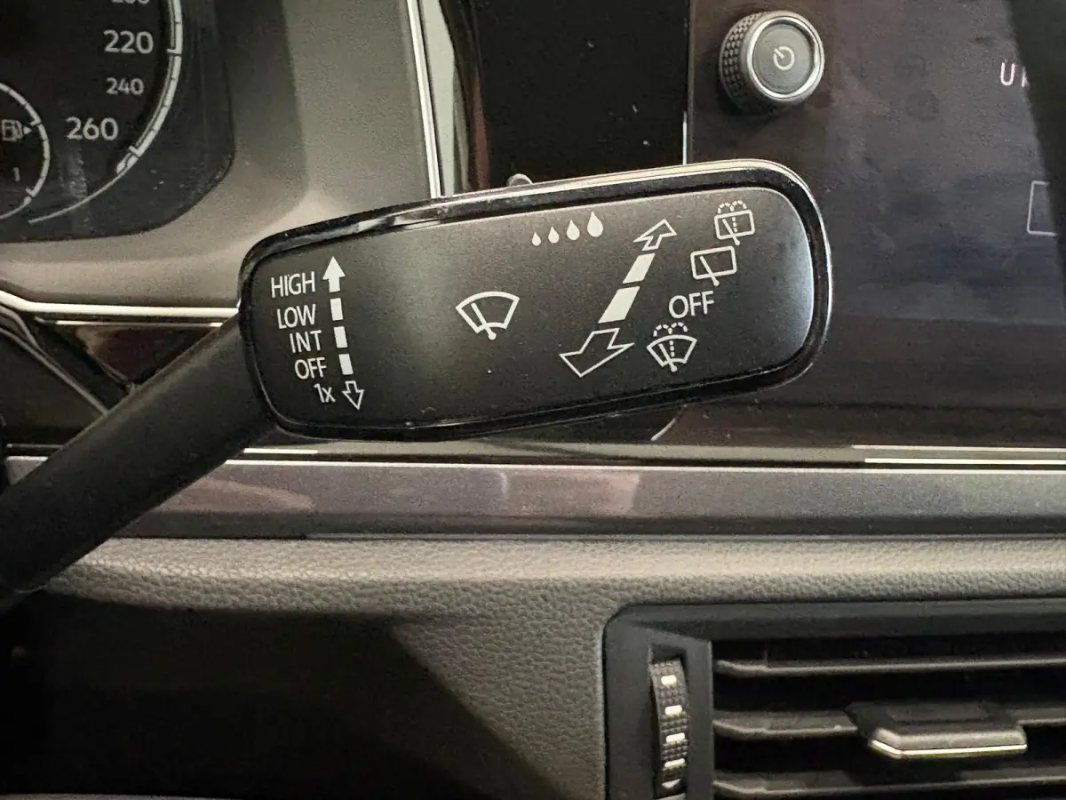 1.0 TSI 110pk DSG Highline Navigatie Apple Carplay Android Auto Parkeersensoren Adaptive Cruise Control Stoelverwarming Getinte ramen Climatronic