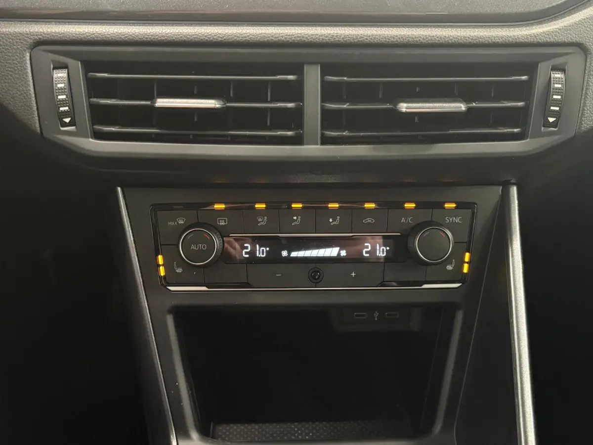 1.0 TSI 110pk DSG Highline Navigatie Apple Carplay Android Auto Parkeersensoren Adaptive Cruise Control Stoelverwarming Getinte ramen Climatronic