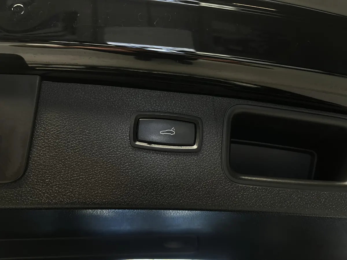3.0 S Bose, Navi, Pano, 21inch, Luchtvering