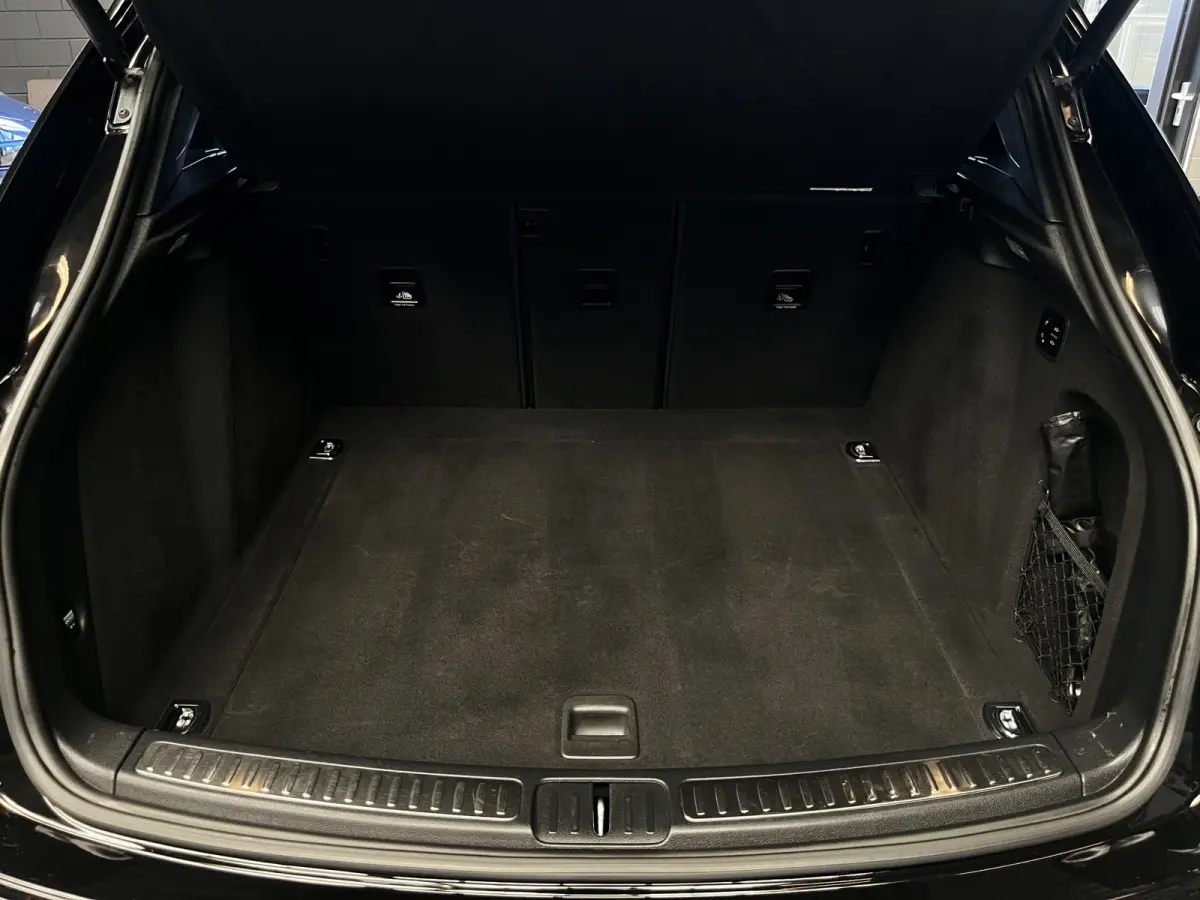 3.0 S Bose, Navi, Pano, 21inch, Luchtvering