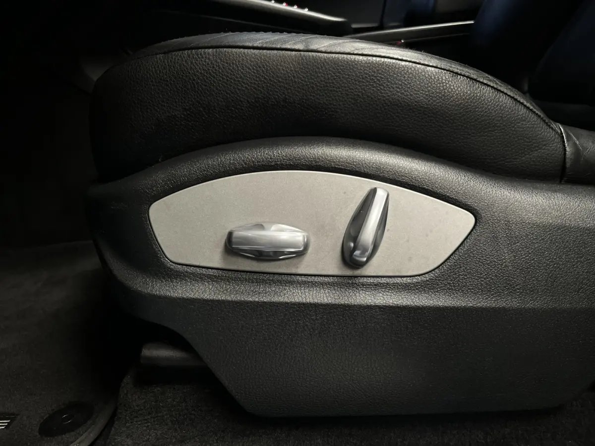 3.0 S Bose, Navi, Pano, 21inch, Luchtvering