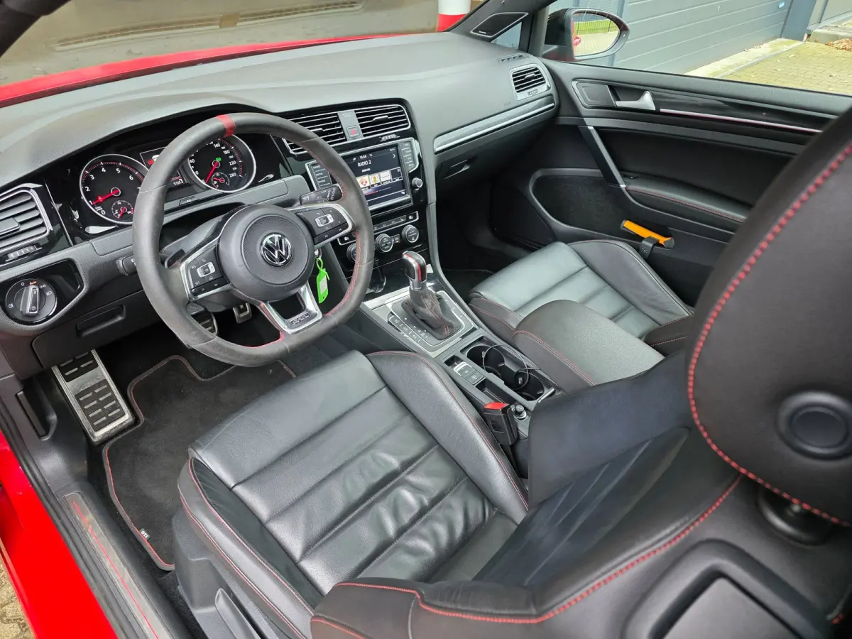 2.0 TSI GTI Clubsport / 265-360PK / NAP / UNIEK !! / NWE TURBO / PANO / DYNAUDIO / CAMERA / CARPLAY / '19 !