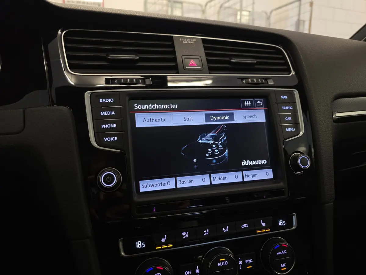 2.0 TSI GTI Clubsport / 265-360PK / NAP / UNIEK !! / NWE TURBO / PANO / DYNAUDIO / CAMERA / CARPLAY / '19 !
