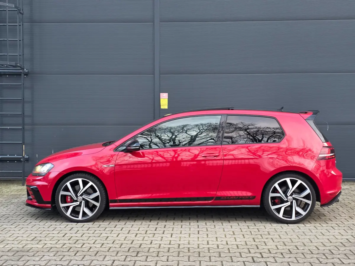 2.0 TSI GTI Clubsport / 265-360PK / NAP / UNIEK !! / NWE TURBO / PANO / DYNAUDIO / CAMERA / CARPLAY / '19 !