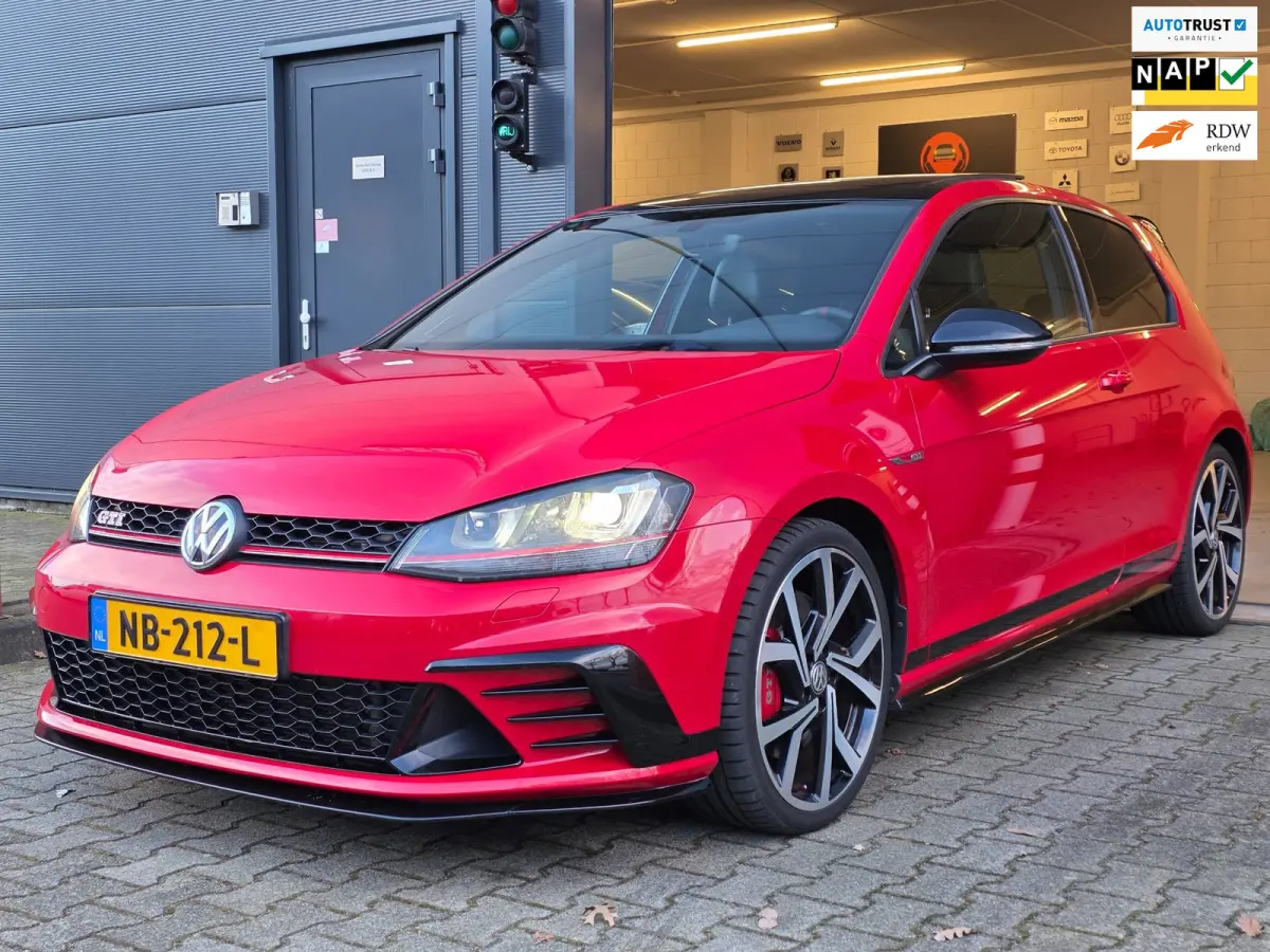 2.0 TSI GTI Clubsport / 265-360PK / NAP / UNIEK !! / NWE TURBO / PANO / DYNAUDIO / CAMERA / CARPLAY / '19 !