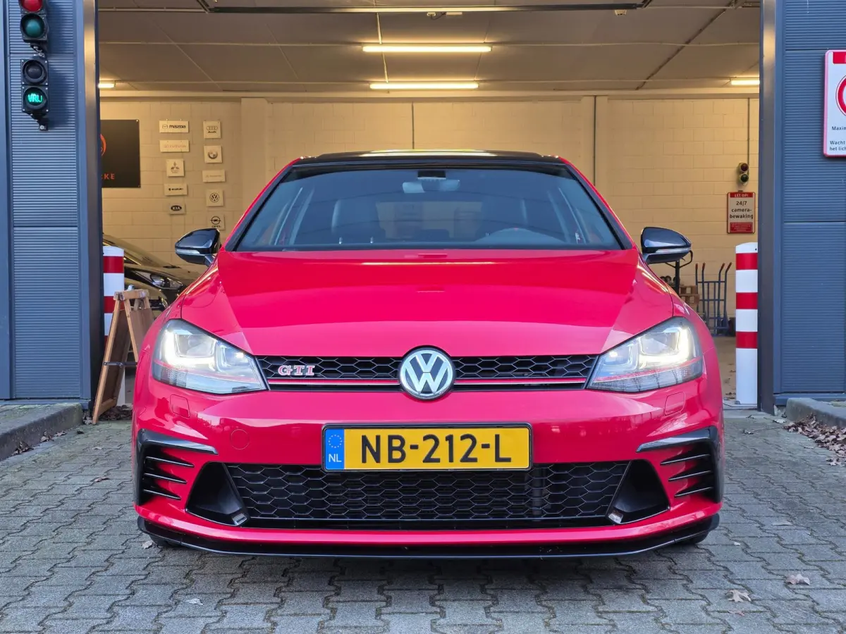 2.0 TSI GTI Clubsport / 265-360PK / NAP / UNIEK !! / NWE TURBO / PANO / DYNAUDIO / CAMERA / CARPLAY / '19 !