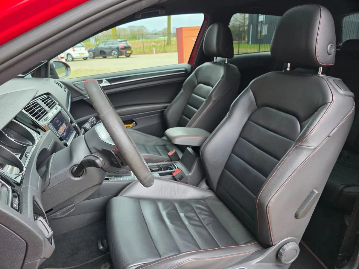 2.0 TSI GTI Clubsport / 265-360PK / NAP / UNIEK !! / NWE TURBO / PANO / DYNAUDIO / CAMERA / CARPLAY / '19 !