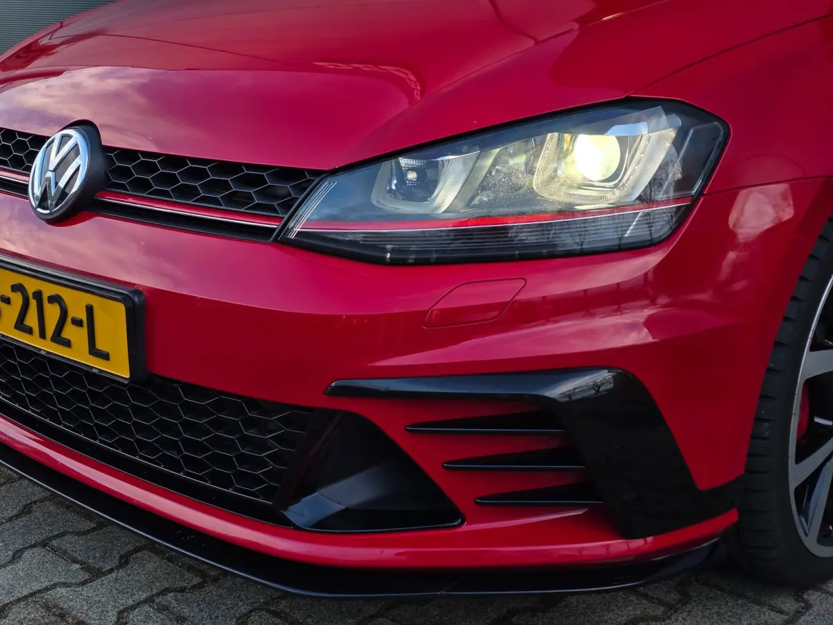 2.0 TSI GTI Clubsport / 265-360PK / NAP / UNIEK !! / NWE TURBO / PANO / DYNAUDIO / CAMERA / CARPLAY / '19 !