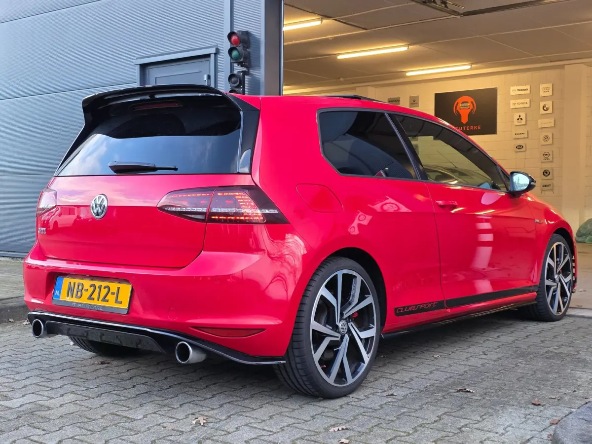 2.0 TSI GTI Clubsport / 265-360PK / NAP / UNIEK !! / NWE TURBO / PANO / DYNAUDIO / CAMERA / CARPLAY / '19 !