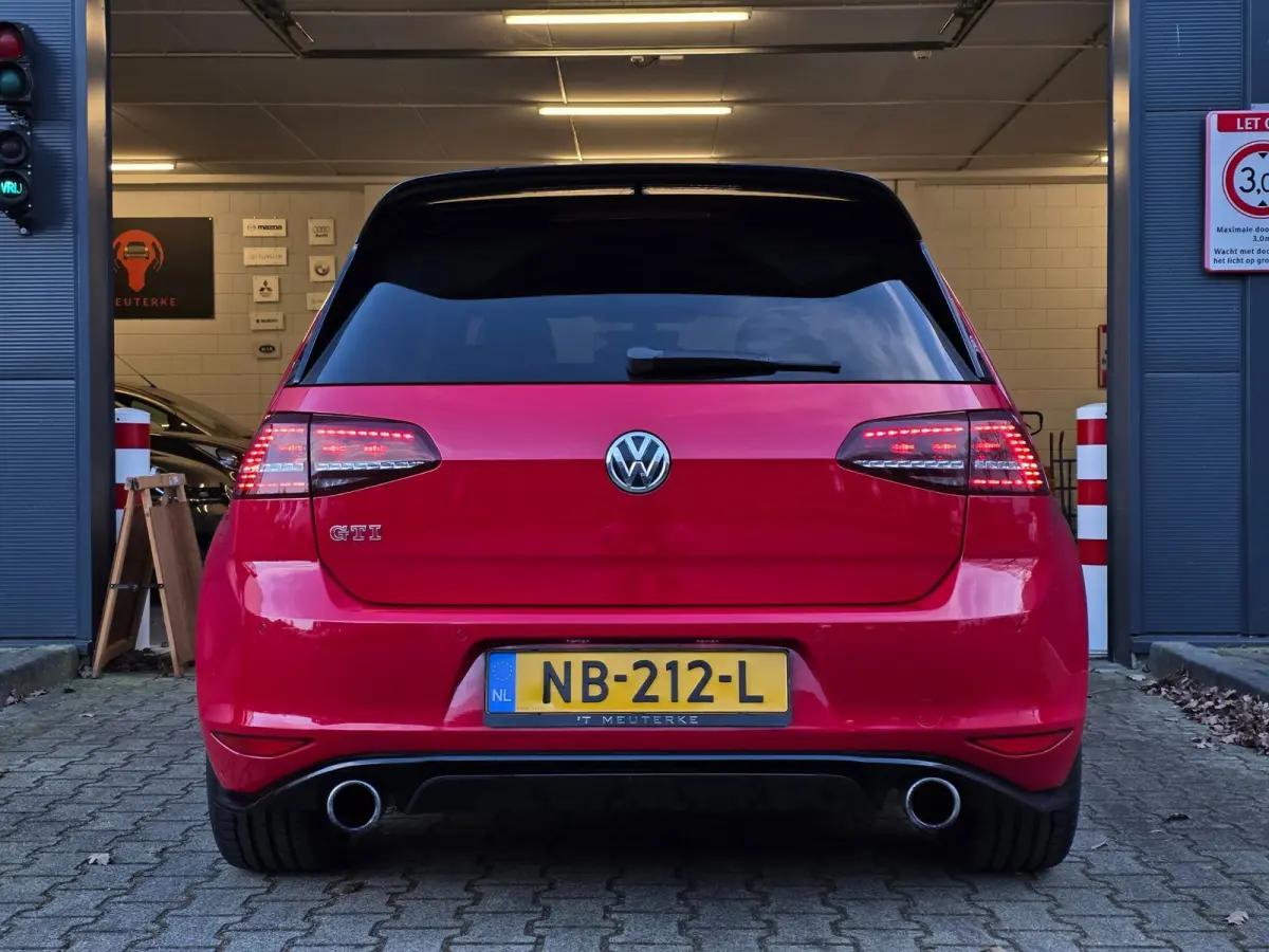 2.0 TSI GTI Clubsport / 265-360PK / NAP / UNIEK !! / NWE TURBO / PANO / DYNAUDIO / CAMERA / CARPLAY / '19 !