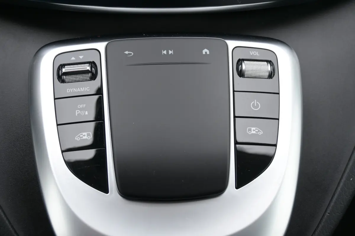 300 L3 Avantgarde 90 kWh Incl BTW, 8 pers., Airmatic/Luchtvering, Comfort stoelen, Electrische deuren