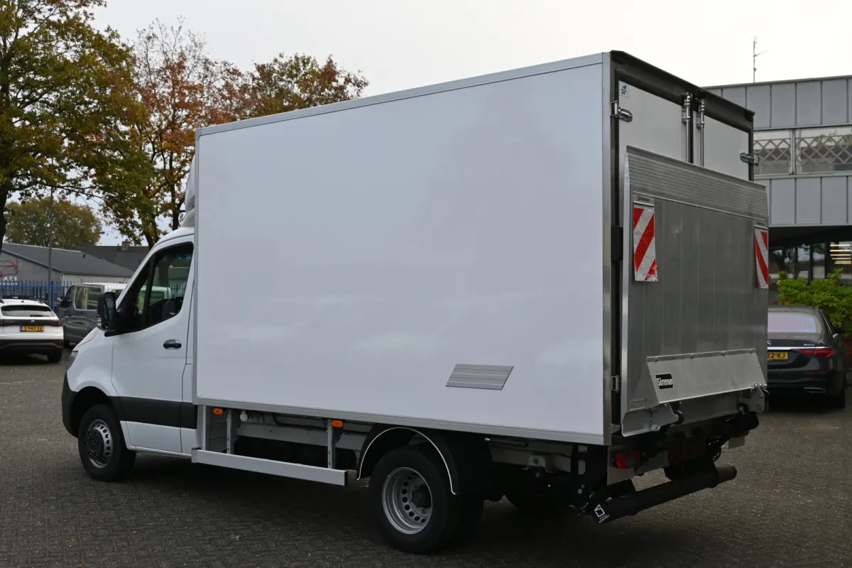 517 CDI Koel-vries Bakwagen met laadklep Thermoking V500 Max D/N koeling
