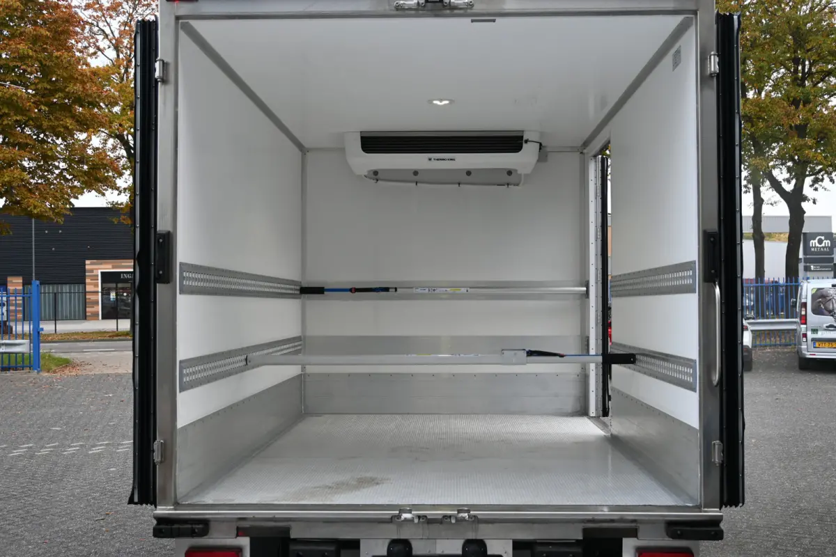 517 CDI Koel-vries Bakwagen met laadklep Thermoking V500 Max D/N koeling