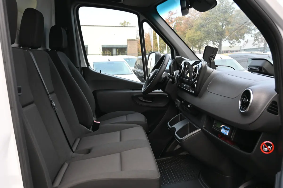 517 CDI Koel-vries Bakwagen met laadklep Thermoking V500 Max D/N koeling