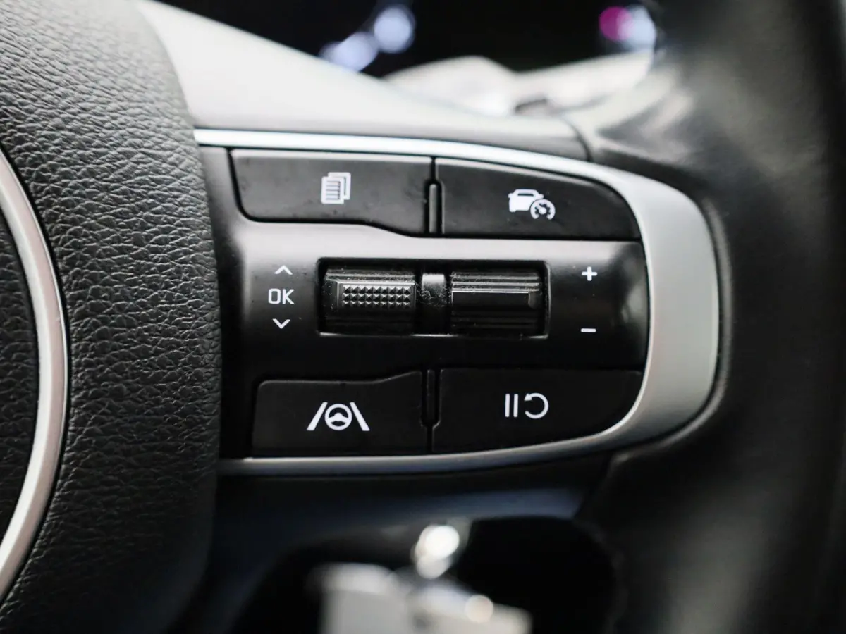 1.6 T-GDi MHEV DynamicLine | LMV | Parkeer sensoren | Virtual cockpit | Navigatie | Climate control | Camera | Bluetooth | Cruise control