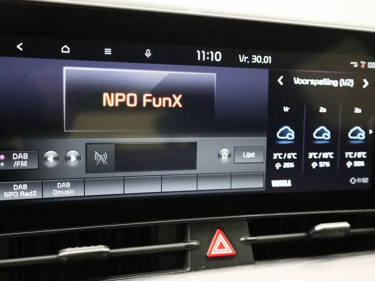 1.6 T-GDi MHEV DynamicLine | LMV | Parkeer sensoren | Virtual cockpit | Navigatie | Climate control | Camera | Bluetooth | Cruise control