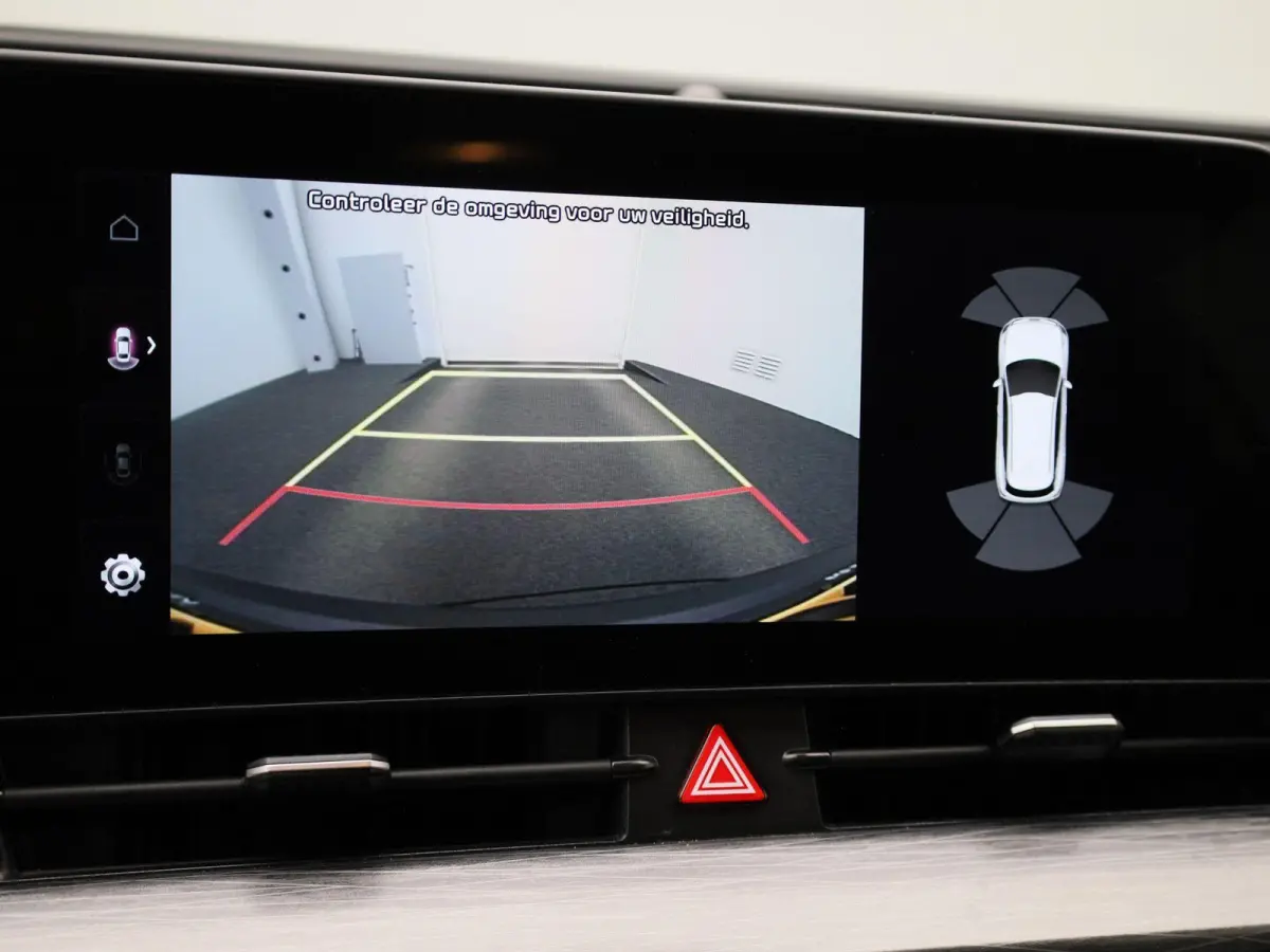 1.6 T-GDi MHEV DynamicLine | LMV | Parkeer sensoren | Virtual cockpit | Navigatie | Climate control | Camera | Bluetooth | Cruise control
