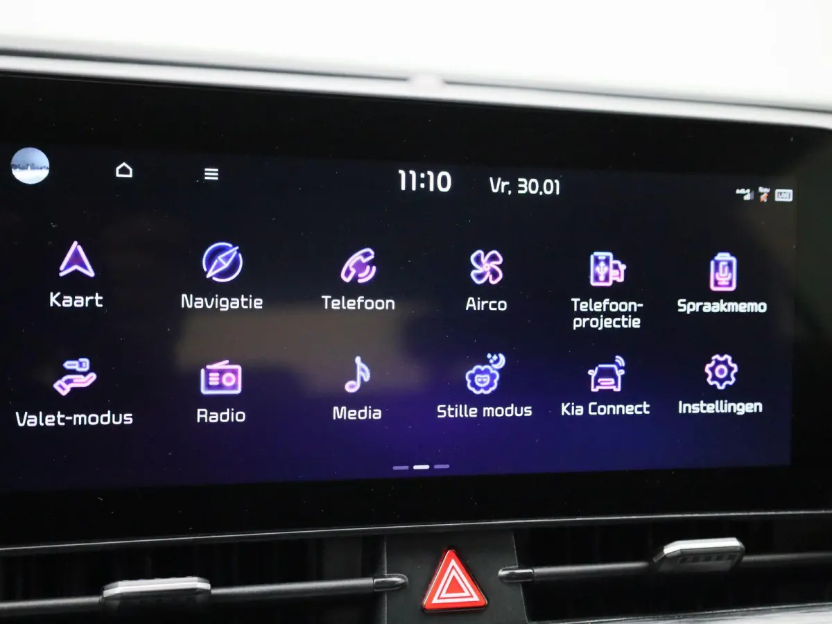 1.6 T-GDi MHEV DynamicLine | LMV | Parkeer sensoren | Virtual cockpit | Navigatie | Climate control | Camera | Bluetooth | Cruise control
