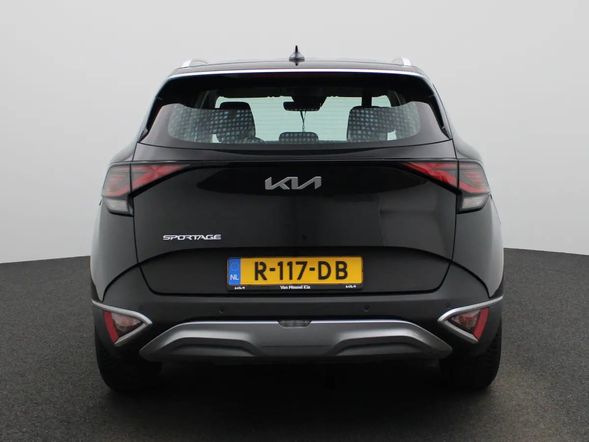 1.6 T-GDi MHEV DynamicLine | LMV | Parkeer sensoren | Virtual cockpit | Navigatie | Climate control | Camera | Bluetooth | Cruise control