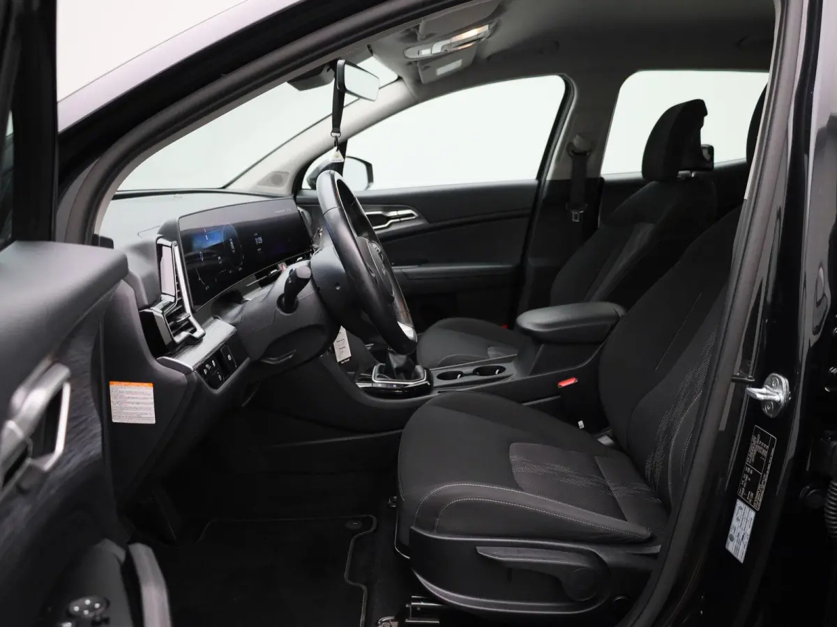 1.6 T-GDi MHEV DynamicLine | LMV | Parkeer sensoren | Virtual cockpit | Navigatie | Climate control | Camera | Bluetooth | Cruise control