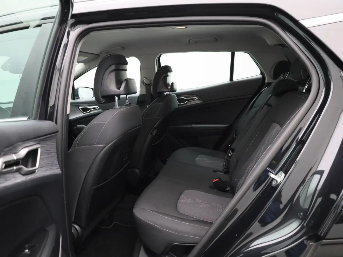 1.6 T-GDi MHEV DynamicLine | LMV | Parkeer sensoren | Virtual cockpit | Navigatie | Climate control | Camera | Bluetooth | Cruise control