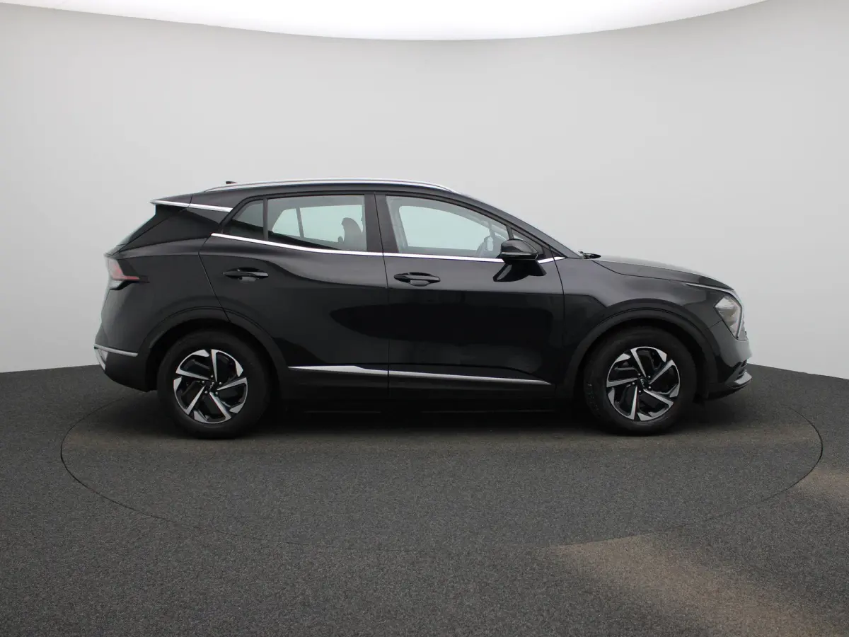 1.6 T-GDi MHEV DynamicLine | LMV | Parkeer sensoren | Virtual cockpit | Navigatie | Climate control | Camera | Bluetooth | Cruise control