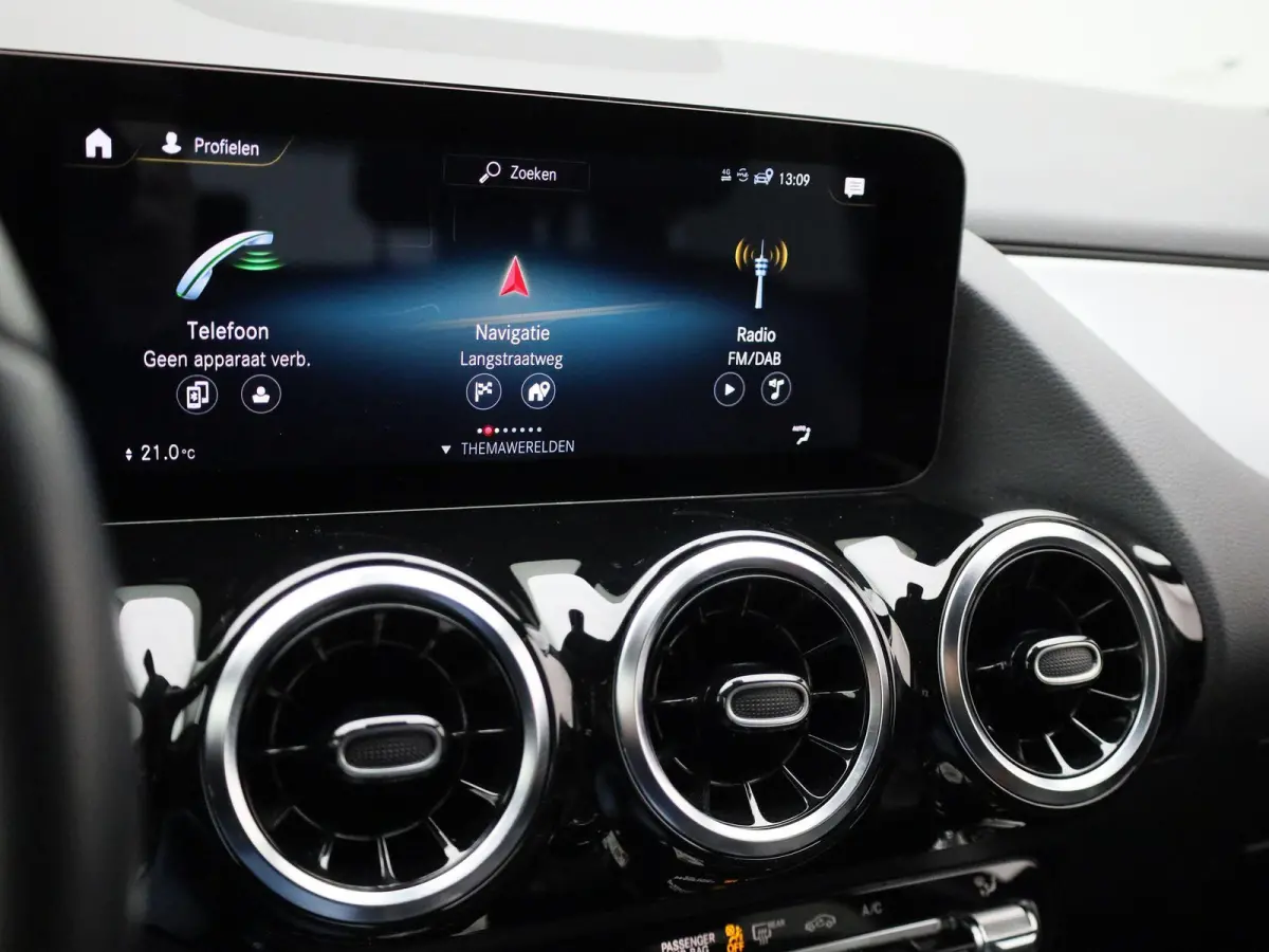 180 Business Line AUTOMAAT | NAVIGATIE | WIDESCREEN | CAMERA | CRUISE | CLIMA | PDC | LMV | SPORSTOELEN | HALF LEER | ELEKTRISCHE KOFFERKLEP | STOELVERWARMING | 12 MAANDEN BOVAG GARANTIE |