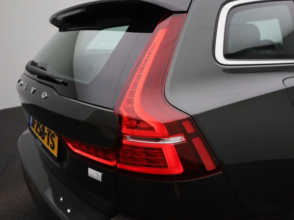 2.0 T6 Recharge AWD Inscription Expression | Stoel + Stuurverwarming | Achteruitrijcamera | Carplay | Virtual | Lane Assist |